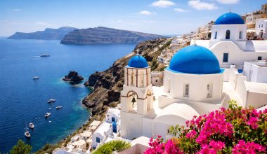 Cum compari, cu ajutorul Viva Holidays, insulele grecești potrivite pentru tine?